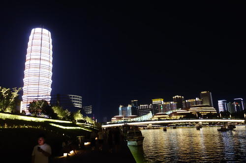 夜用湖