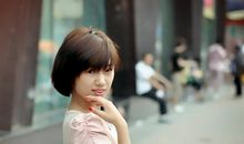 青春因微笑而不同