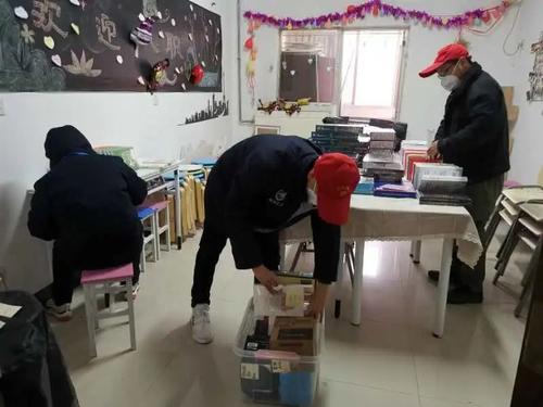 努力当地铁向导，向雷锋的榜样学习