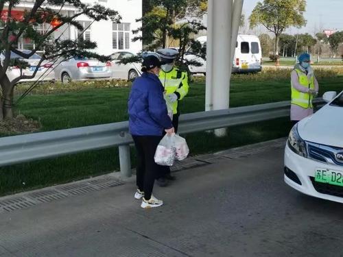 虽然病毒有一个大的爱情