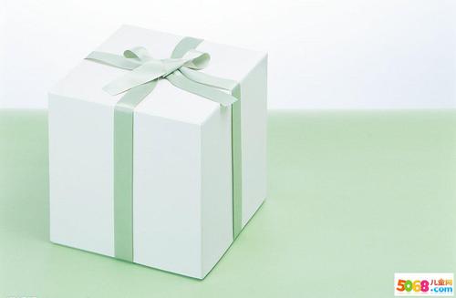 礼品主题上的组成