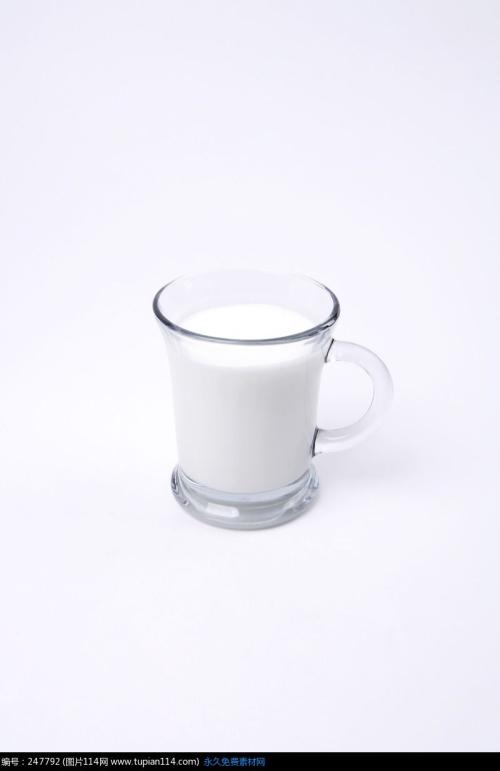 一杯牛奶