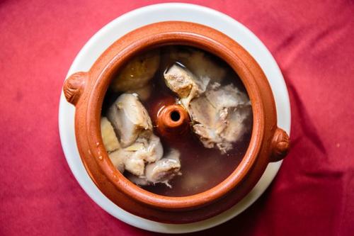 我爱家乡的汽锅鸡