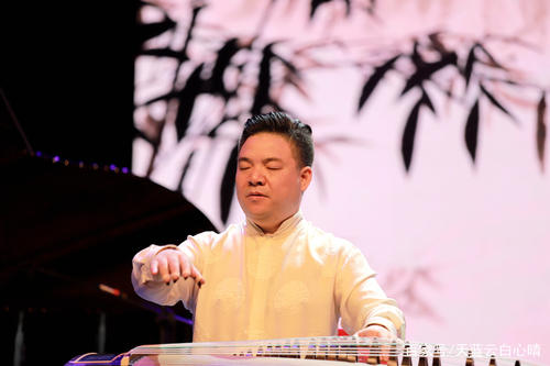 古筝“大师”