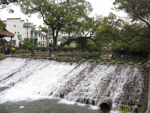 蒙梅里雨在乡下