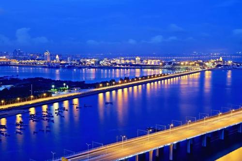 杏桥，龙在夜晚