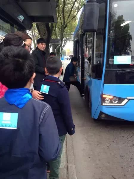 第一次乘坐公共汽车
