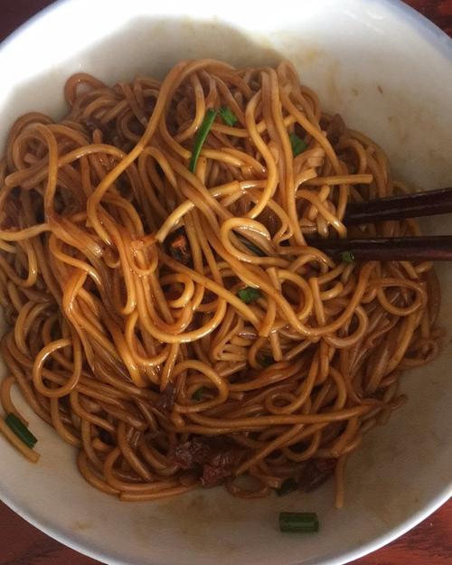 我学会了做洋葱面条。