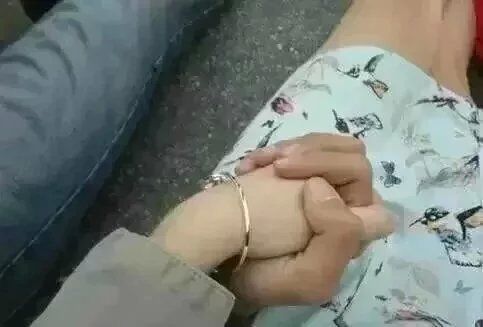 我想再次抓住你的手。