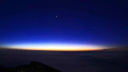一个明亮的明星
