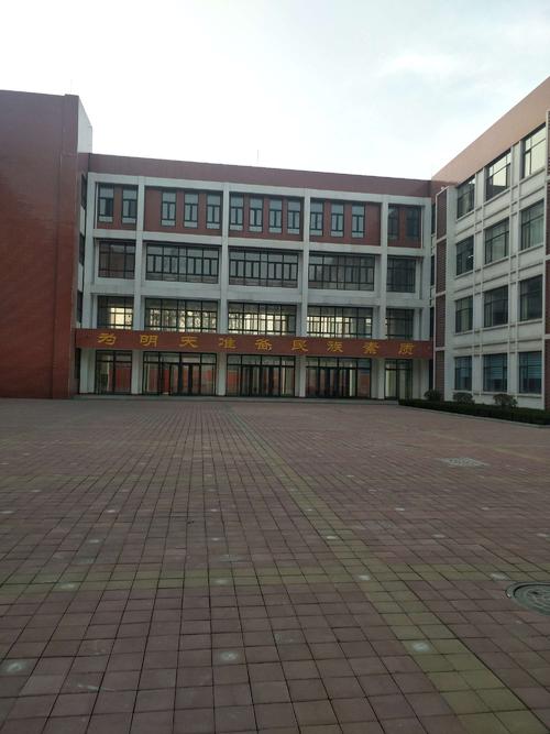 雄伟的教学建设