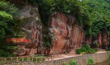 自然馈赠与人类的侵蚀