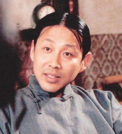 我与方鸿聊天。