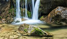 峡谷幽幽水韵悠悠