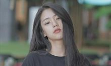 她还是如此美丽