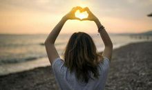 人在冥想中书写奇迹