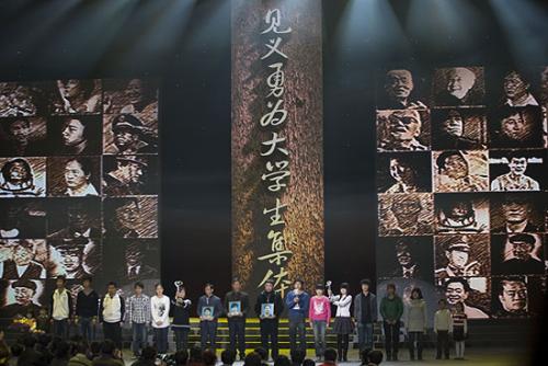 触及了中国，触及我的心