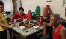 爱是默默的守护