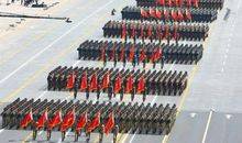 脚踏历史阔步前行