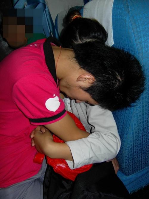 触摸火车