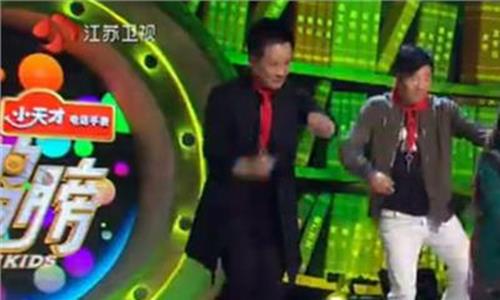 插上友谊翅膀