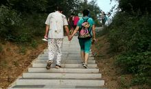 难忘的爬山活动