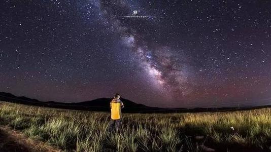 流星嘲笑天空
