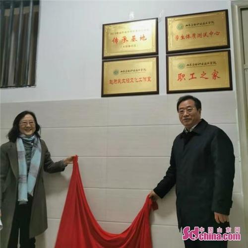 继承中国的美丽，充满了文化押韵