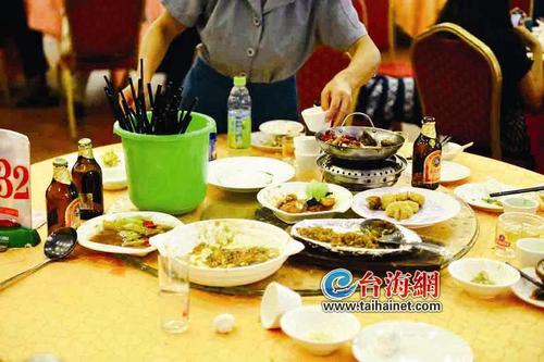 通过餐馆剩下的