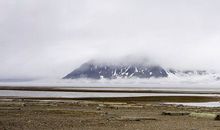 细雨飘渺清江畔