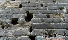 把墙当作历史的见证