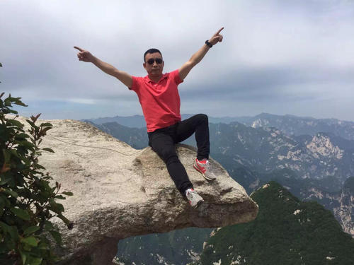 父亲爱是一个沉默的山
