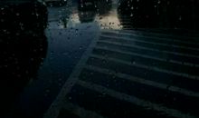 雨，落在校园里