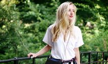 他是位性格开朗的人