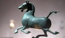 《马踏飞燕》新编