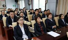 身边的事教育身边的人