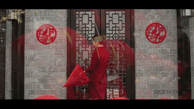 那一刻，我泪流满面。