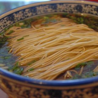 哦，八春脸上的碗