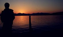 那一湖纯净的母爱