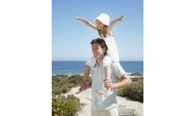 坐在肩膀上的爱