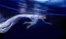 悲伤促就了坚强