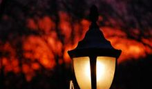 黑夜的一抹微笑