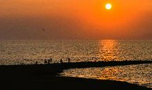 夕阳下，那身影