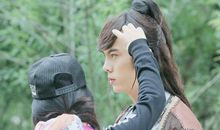 风迎面吹，我却逆着飞