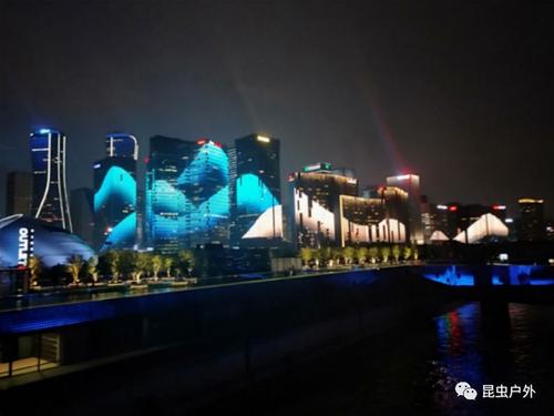 夜景新镇