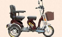 第一次独自坐三轮车