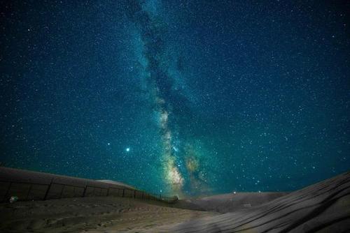 从不筋疲力尽的春天