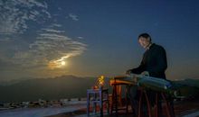 感动于月下哀伤