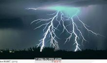 电闪雷鸣的时候