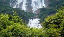 观飞瀑